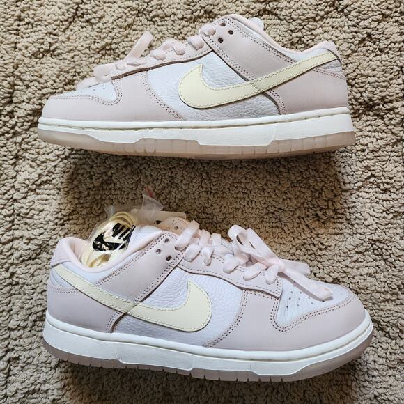 Wmns Nike Dunk Low Light Soft Pink Brand New Sz 8.5 - Picture 2 of 9